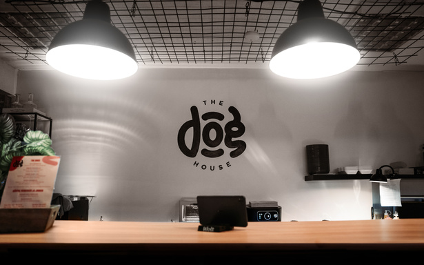 6_TheDogHouse_branding.jpg
